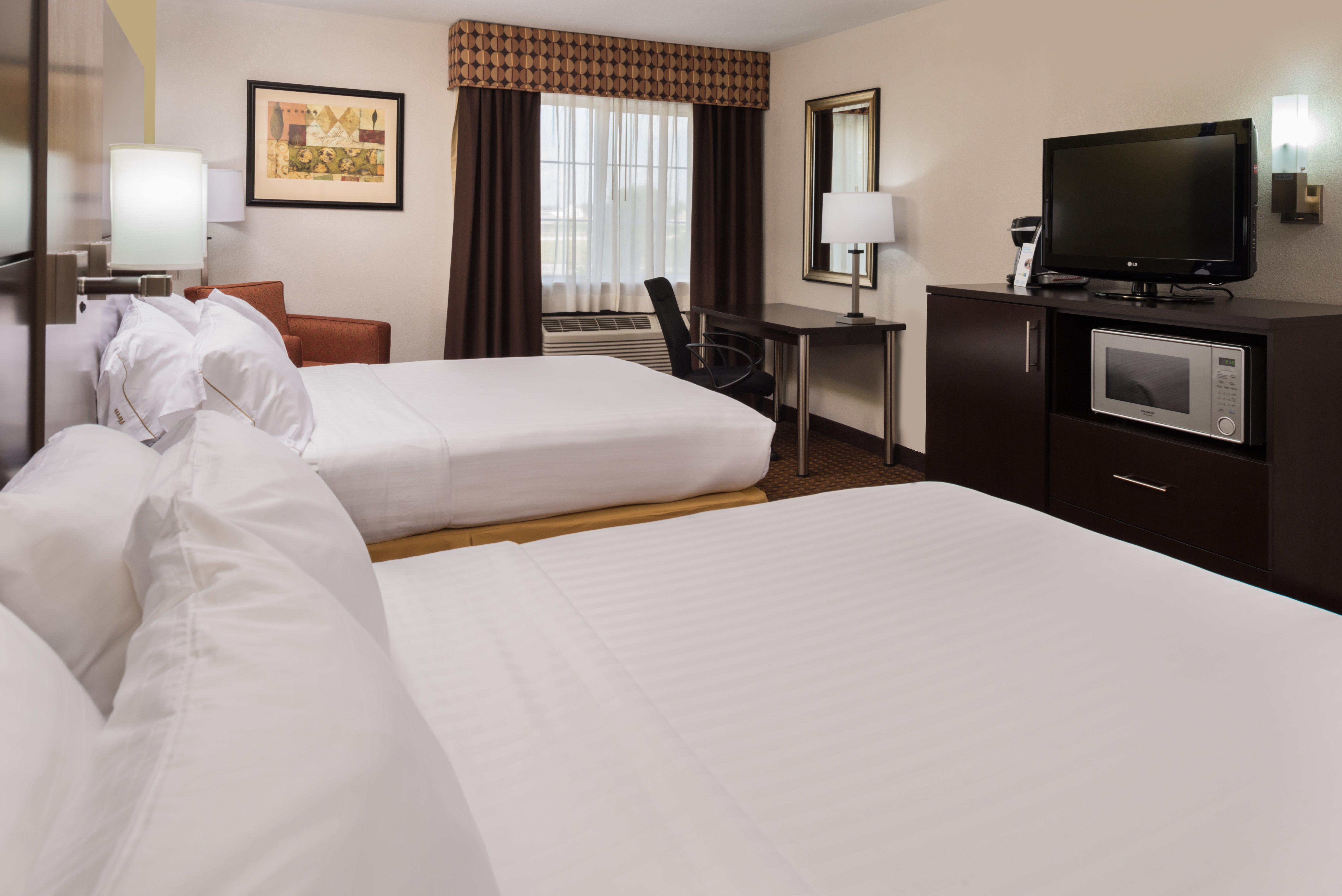 Holiday Inn Express & Suites Bucyrus By Ihg Exterior photo